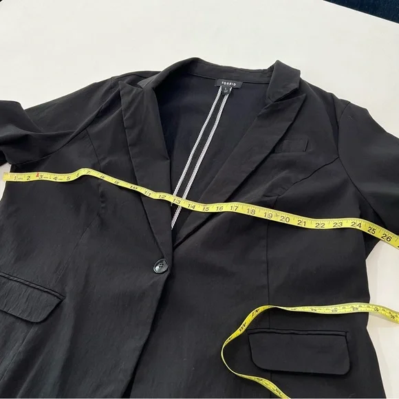 TORRID • 3/4 sleeve blazer coat - Picture 4 of 10